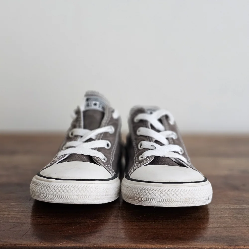 Converse 7J794: Unisex-Baby Chuck Taylor Ox Low Charcoal Sneaker Infant US 9